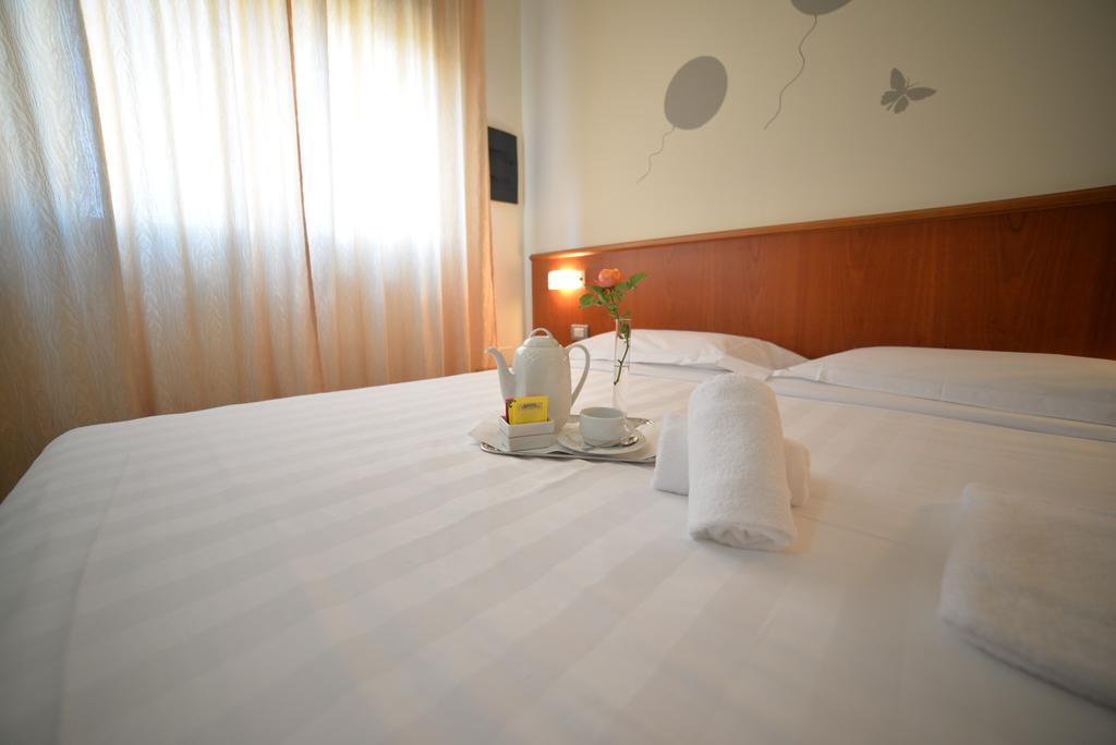 Leonardo Hotel Парма Экстерьер фото