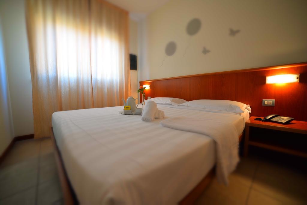 Leonardo Hotel Парма Экстерьер фото