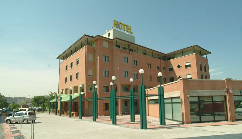 Leonardo Hotel Парма Экстерьер фото