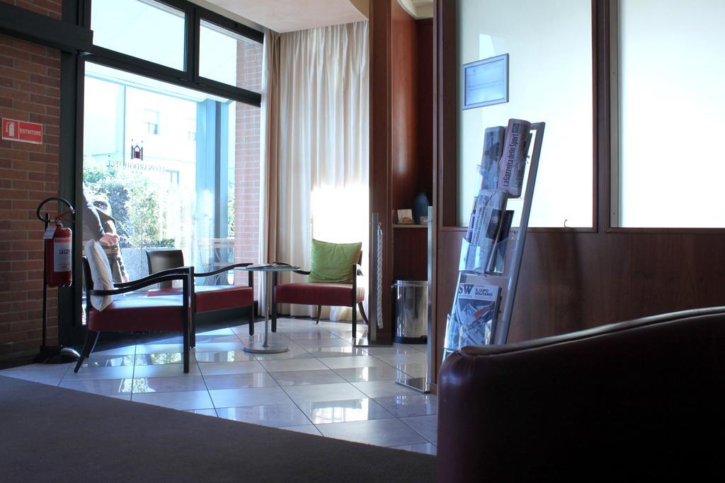 Leonardo Hotel Парма Экстерьер фото