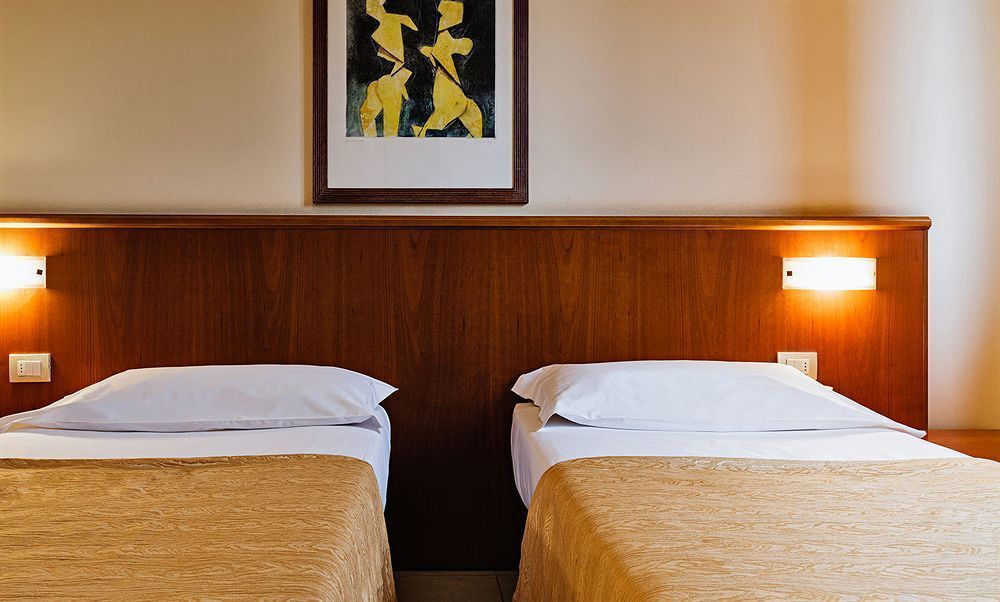 Leonardo Hotel Парма Экстерьер фото